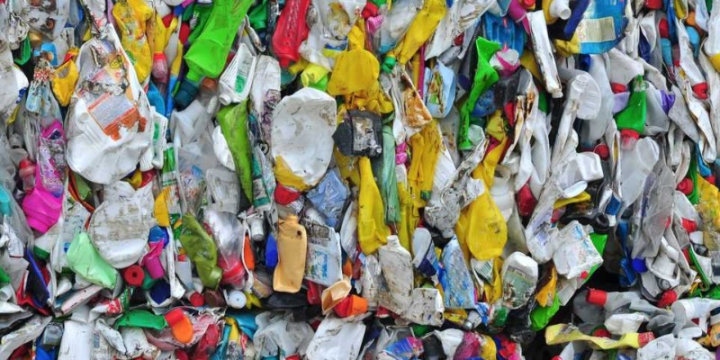 Agreement between TotalEnergies and Honeywell to Recycle Plastic