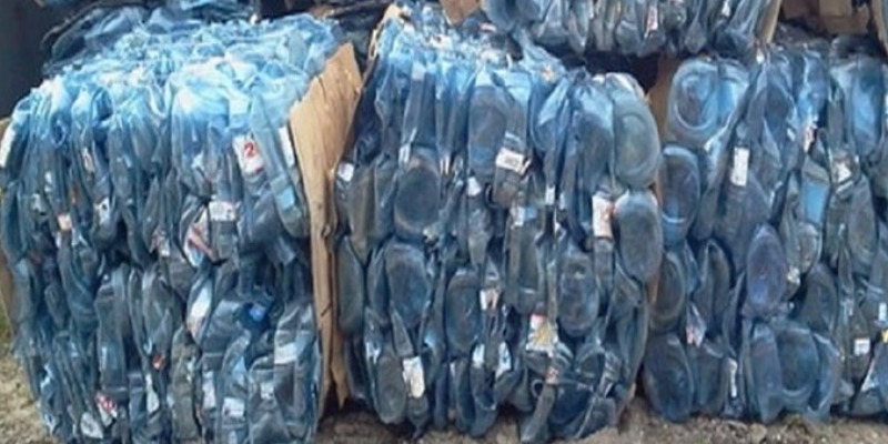 rMIX: Bales of Water Bottles in Polycarbonate to be Recycled