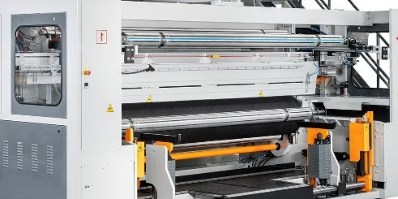 Production d'imprimantes flexographiques, d'enrouleurs et de transporteurs automatiques