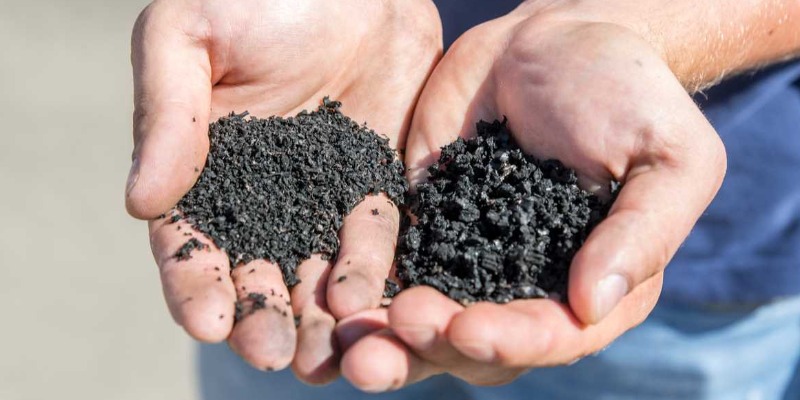 https://www.rmix.it/ - Ground in recycled rubber from 0,8-3 mm.