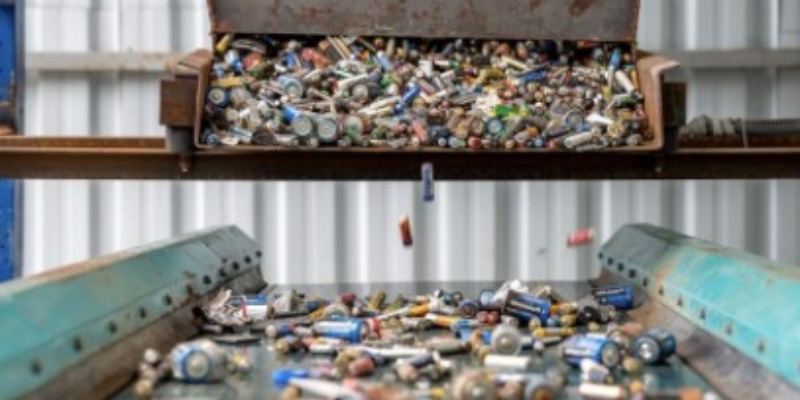 rMIX: Recycling of Batteries for Electrical and Electronic Appliances - WEEE
