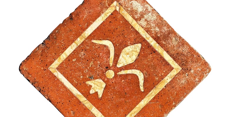 rMIX: Antiche Mattonelle in Cotto Intarsiate in Marmo con Motivi Fiorentini