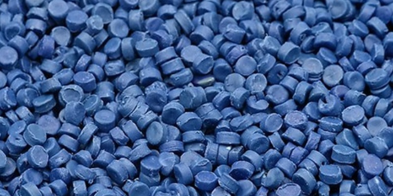 rMIX: Granule PP Recyclé Bleu avec MFI 13-20 pour Injection