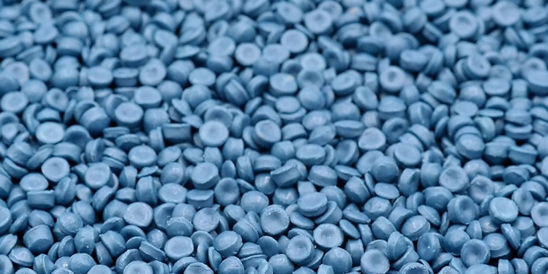 rMIX: Granulo Blu in HDPE Riciclato da Post Consumo