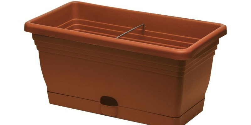 rMIX: Planter in Terracotta Color Recycled PP 60 cm.