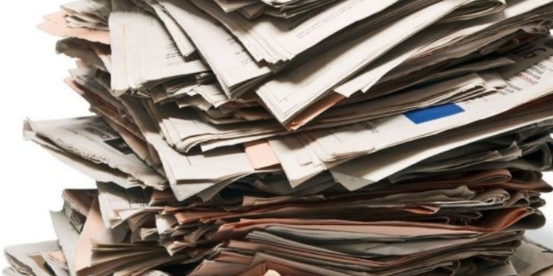 Commercio di rifiuti in carta, legno, plastica e metalli