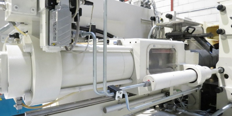 Stampi e macchine usate per le materie plastiche