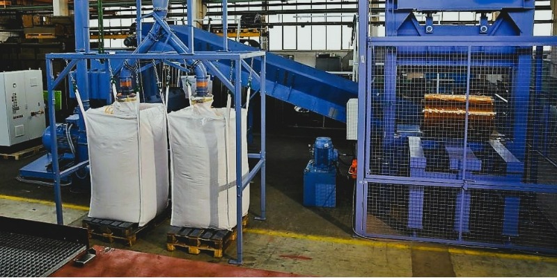 https://www.rmix.it/ - rMIX: Guillotine Shear for the Reduction of Waste Bales