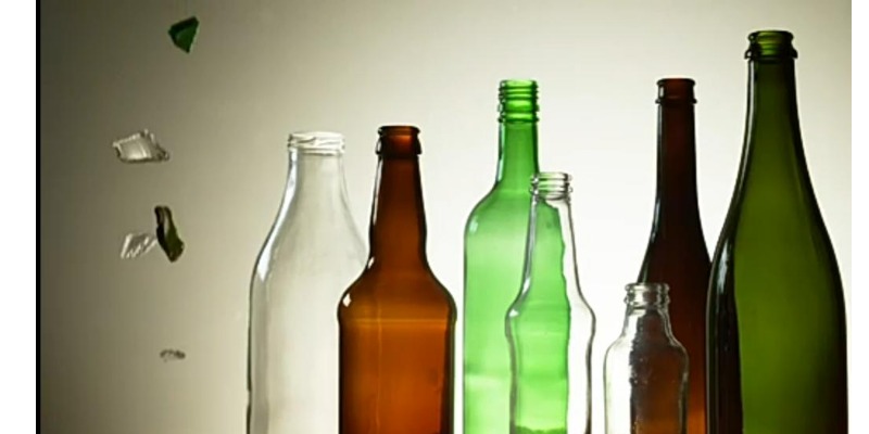 Riciclo bottiglie e contenitori di vetro