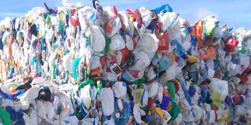 Commercio di rifiuti plastici