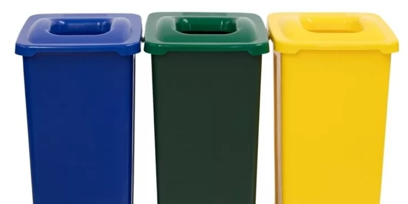 Produzione di articoli in plastica per la raccolta differenziata dei rifiuti