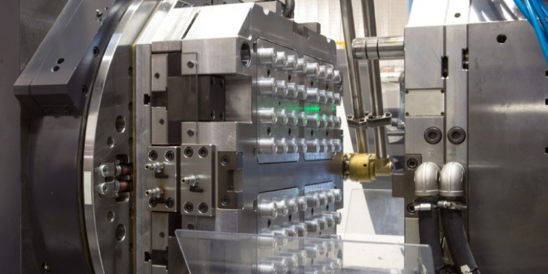 rMIX: Production of Injection Molds for Plastic Materials