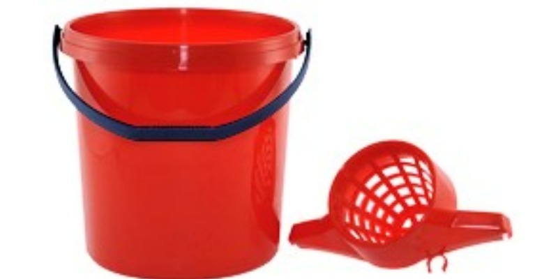 rMIX: Production of Plastic (PP) Buckets with Wringer