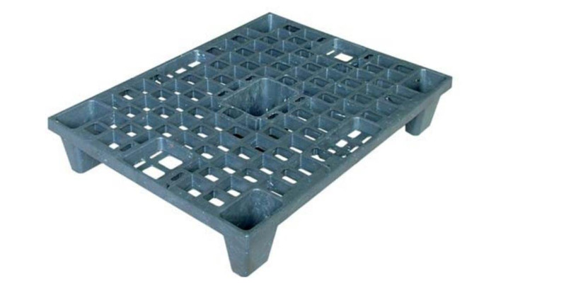 rMIX: Il Portale del Riciclo nell'Economia Circolare - Palette en plastique recyclé (PP), Taille. 600 L x 800 P x 140 H mm, avec 5 pieds, dessus perforé, capacité de charge statique 1100 Kg, capacité de charge dynamique 500 Kg. #publicité