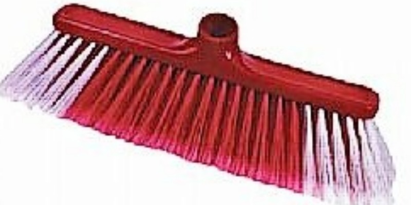 rMIX: Production of Brushes for Brooms in Plastic, also Recycled
