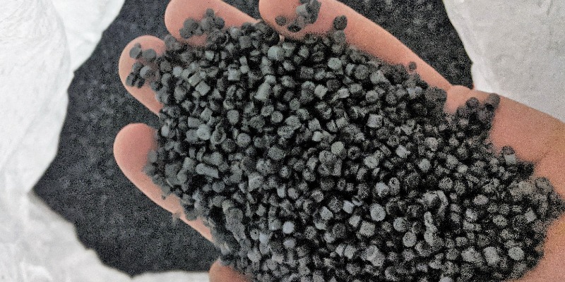 rMIX: gránulo de PP Negro con PE Procedente de Residuos Industriales