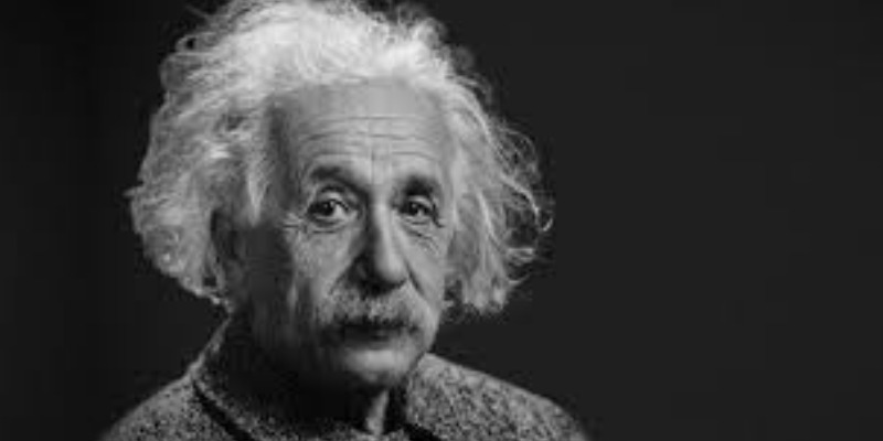 Tras los pasos de Einstein: Un viaje a los lugares que cambiaron la física y el mundo