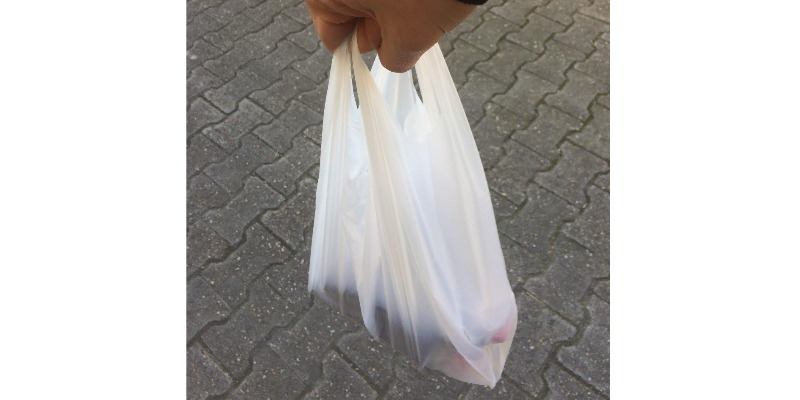 rMIX: Il Portale del Riciclo nell'Economia Circolare - Achetez des sacs blancs HDPE 28 + 14 x 48 cm. #les publicités