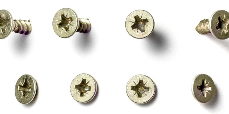 Assemblaggio dei Componenti Plastici dopo la Produzione