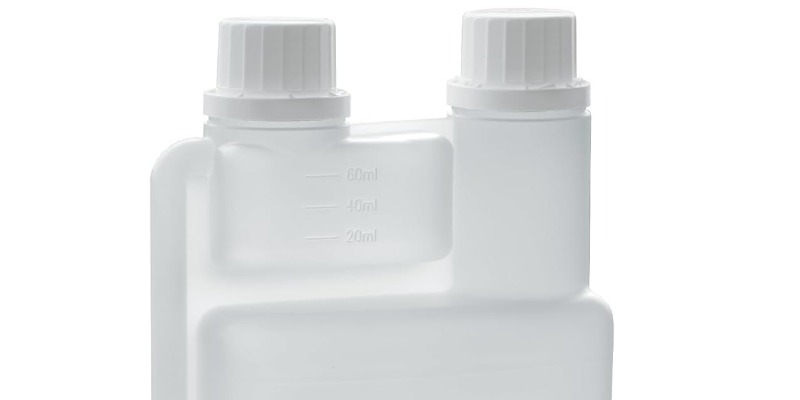 rMIX: Il Portale del Riciclo nell'Economia Circolare - Vendita di Flacone dosatore doppio collo in PE HD 1 litro vuoto con camera dosatrice da 60 ml