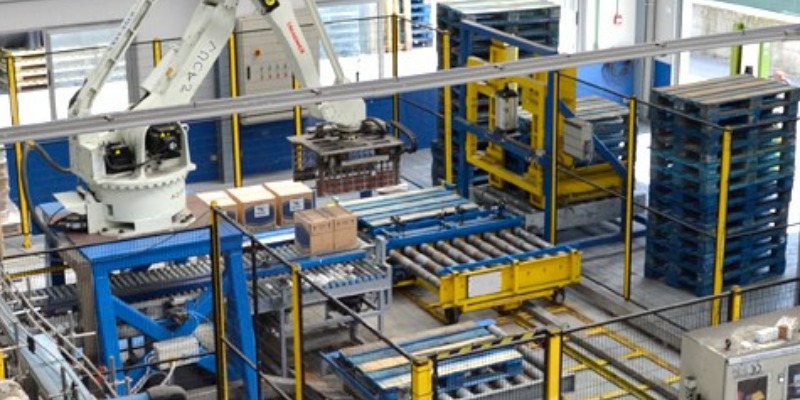 rMIX: Produzione di Candeggina e dei Flaconi in Plastica che la Contengono