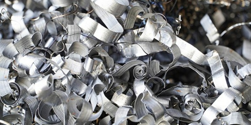 Commercio metalli, legname e materie plastiche riciclate