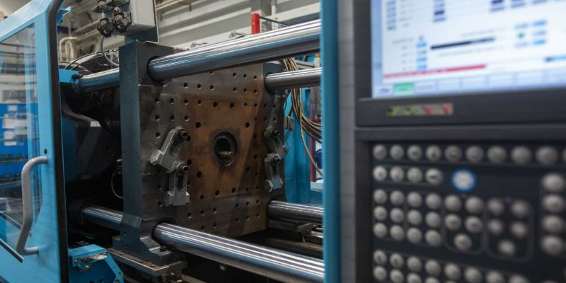 https://www.rmix.it/ - Protocollo Tecnico per Valutare una Pressa per le Materie Plastiche Usata