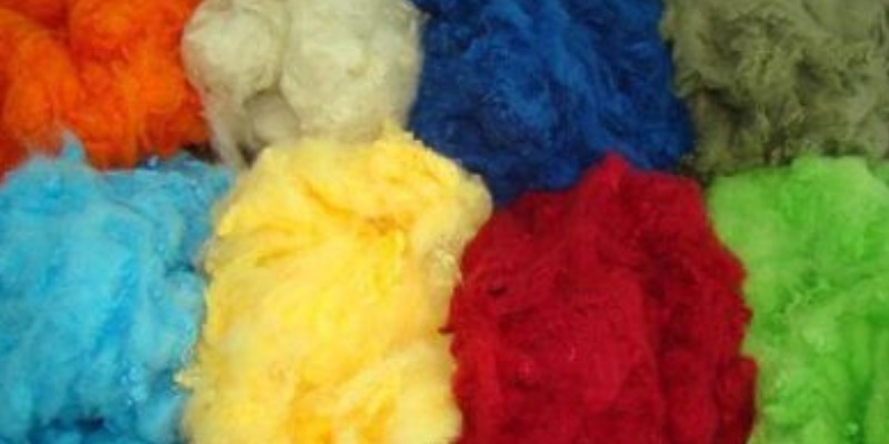 rMIX: Production de fibres de Polyester Recyclées Colorées (rPET)