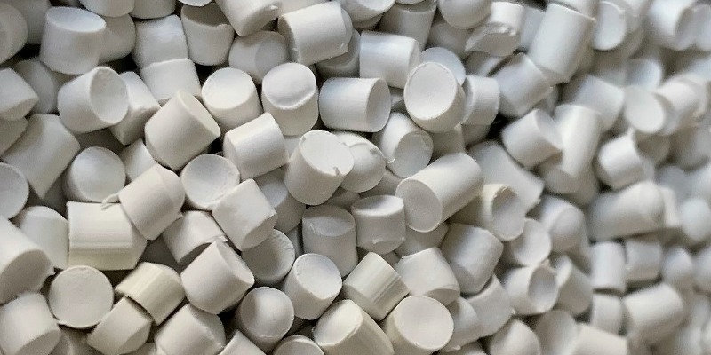 Produzione di granuli in PVC rigido e plastificato.