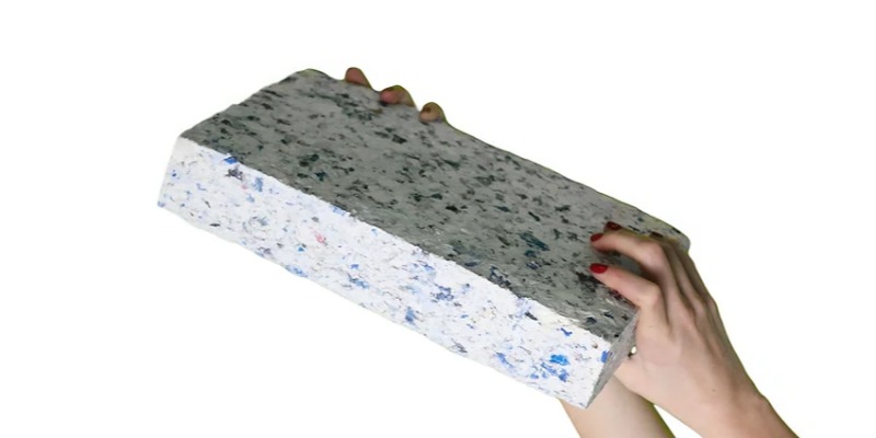 rMIX: Briques Faites à la Main pour l'Ameublement avec des Tissus Recyclés