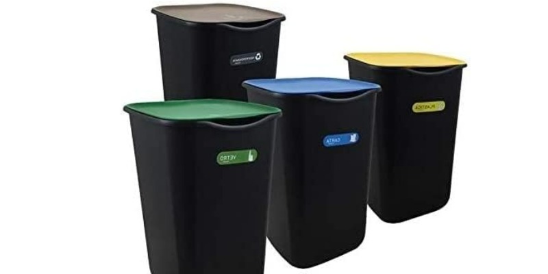 rMIX: Il Portale del Riciclo nell'Economia Circolare - y 3 contenedores de basura cerrados para recogida selectiva de residuos de 50 litros.
