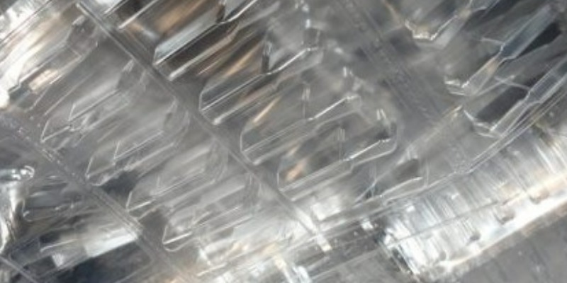  rMIX: Nous achetons des barquettes alimentaires en PVC transparent en balles