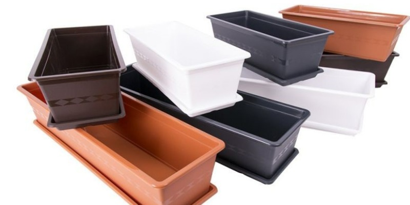 rMIX: Rectangular Pots in Recycled Plastic of Different Sizes
