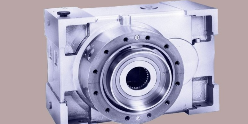 Riduttori per estrusori biviti e monoviti