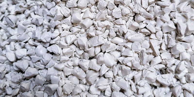 rMIX: We Sell PVC Ground in White Color
