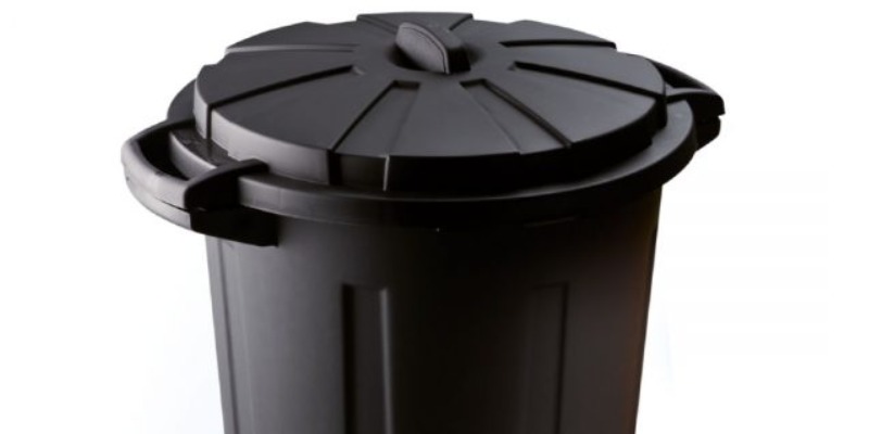 rMIX: Contenedor de basura con tapa de plástico reciclable