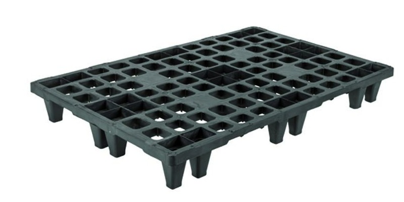 Production of plastic items. We design and produce silicone molds and innovative materials for pastry, bakery and catering, guaranteeing high performance and food safety. Thanks to an advanced production process and Made in Italy know-how, we offer resistant, non-stick and easy-to-use solutions, ideal for professionals and enthusiasts. Our range includes molds for cakes, chocolate and bread, as well as tools and accessories for creative cooking. Innovation, quality and attention to detail guide each of our creations.