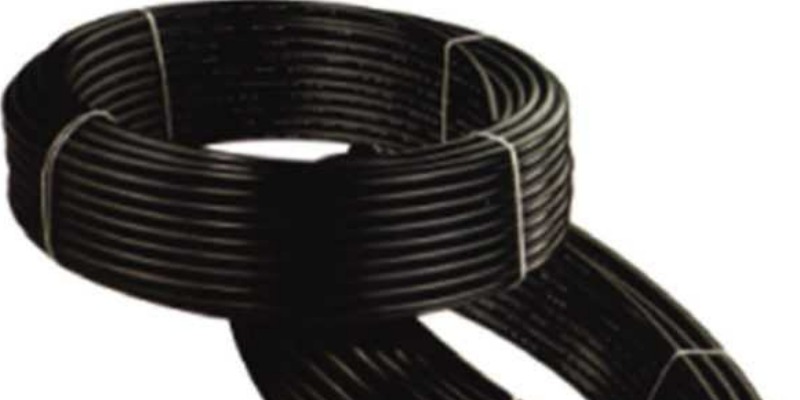 Produciamo soluzioni in plastica per il settore delle costruzioni, delle infrastrutture idriche e degli impianti tecnici. La nostra attività comprende la progettazione e la produzione di tubi e raccordi in PVC, PPRC, polietilene e altri materiali polimerici destinati alle reti di acqua potabile, scarico, drenaggio e irrigazione.Sviluppiamo inoltre sistemi per la distribuzione dell’acqua, canalizzazioni di drenaggio, pozzetti, valvole e componenti tecnici utilizzati negli edifici residenziali, commerciali e nelle infrastrutture urbane. Grazie alla nostra esperienza nella trasformazione delle materie plastiche, offriamo prodotti affidabili progettati per garantire durata, sicurezza e semplicità di installazione negli impianti moderni.